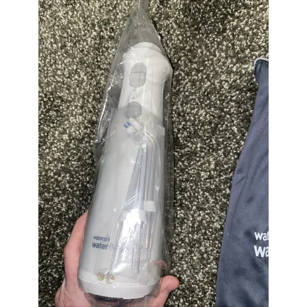 Waterpik Water Flosser WF-10 White with Tips and Charger New In Bag
